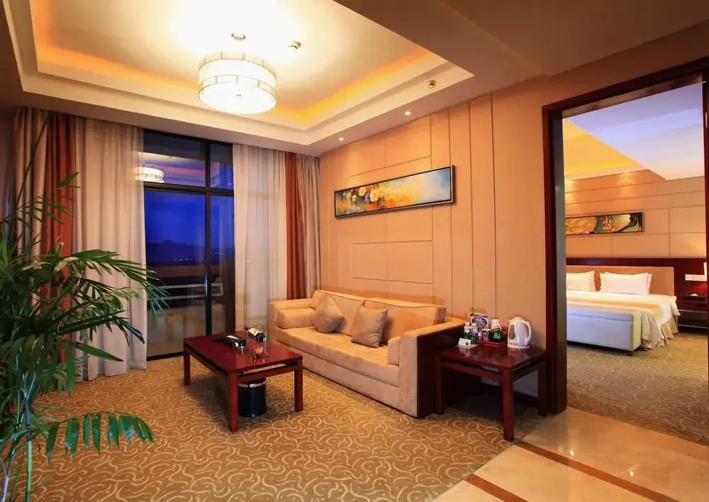 New Metropolis Hotel