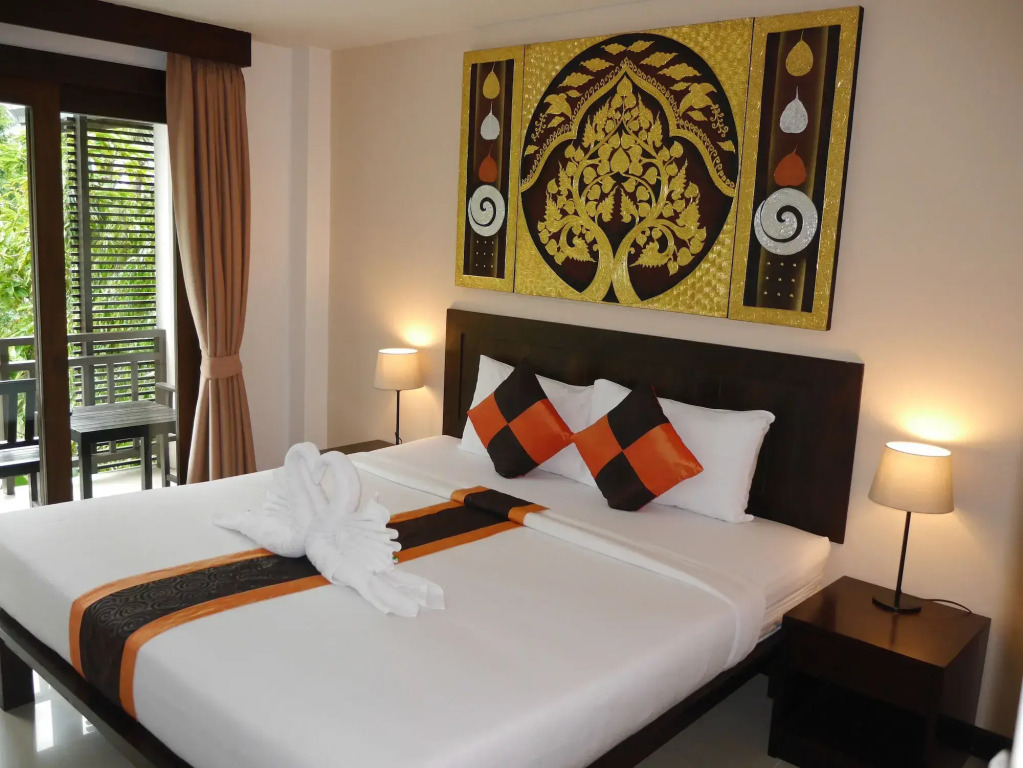 Ampha Place Hotel