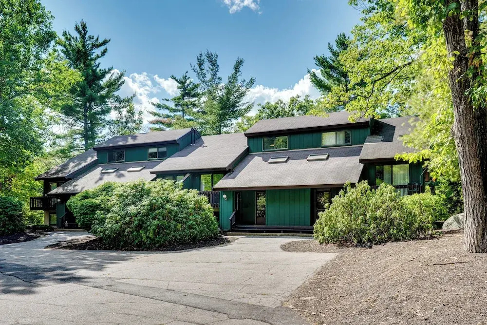 Near Skiing & Hiking! North Conway Gem w/ Balcony