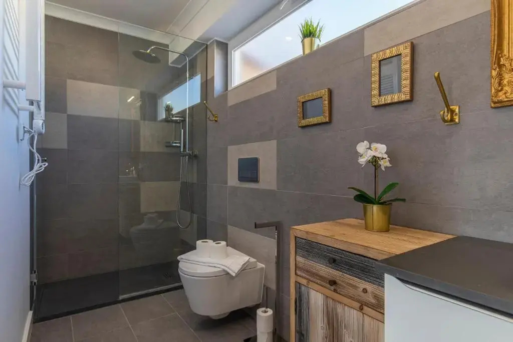 LovelyStay - Sunny 1BDR Apartment W/Terrace