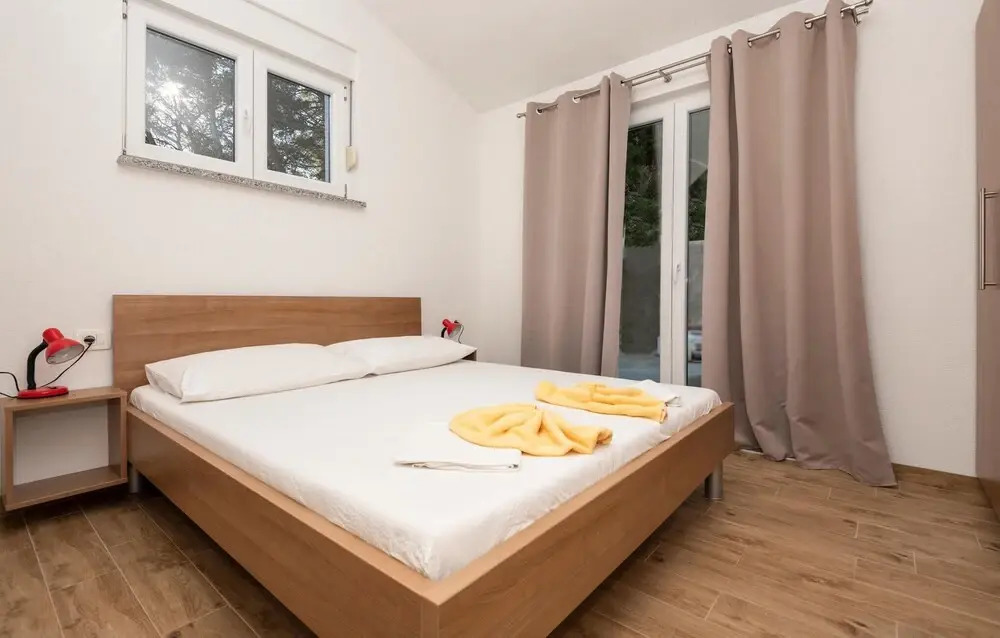 Amazing Apartment in Drvenik With 1 Bedrooms and Wifi