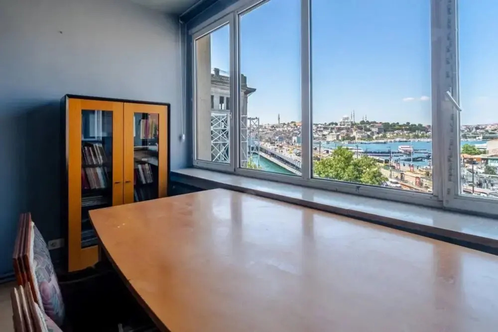 Flat With Karakoy View Near Ferry Station