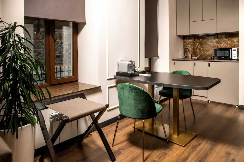 De Paris Apartments