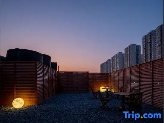 Lezhizhi Hotel (Zhuge Liang Square Wanda Store)