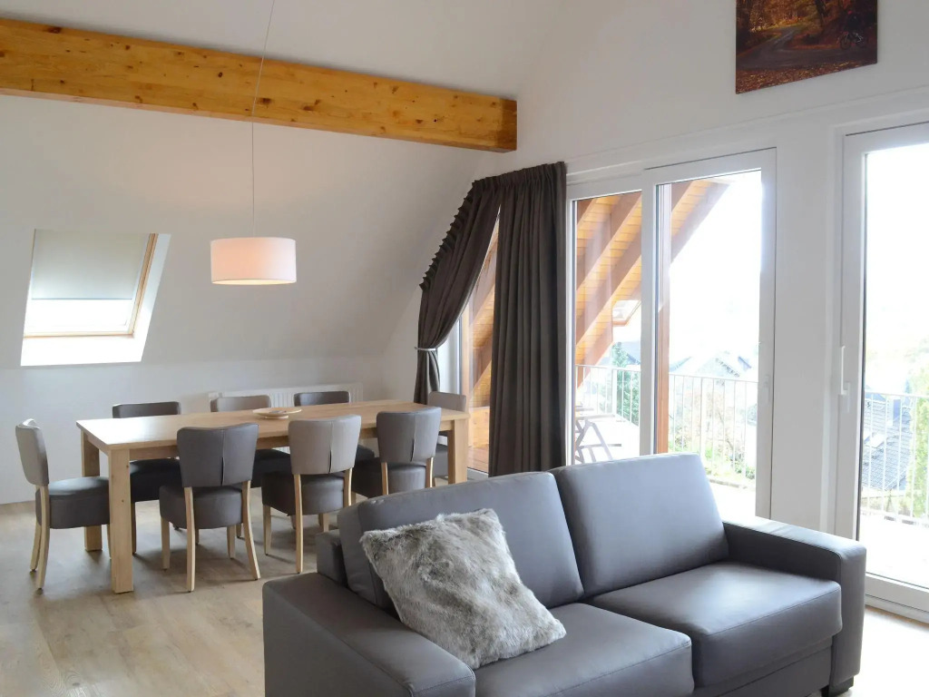 Spacious, Modern Apartment Near the Centre