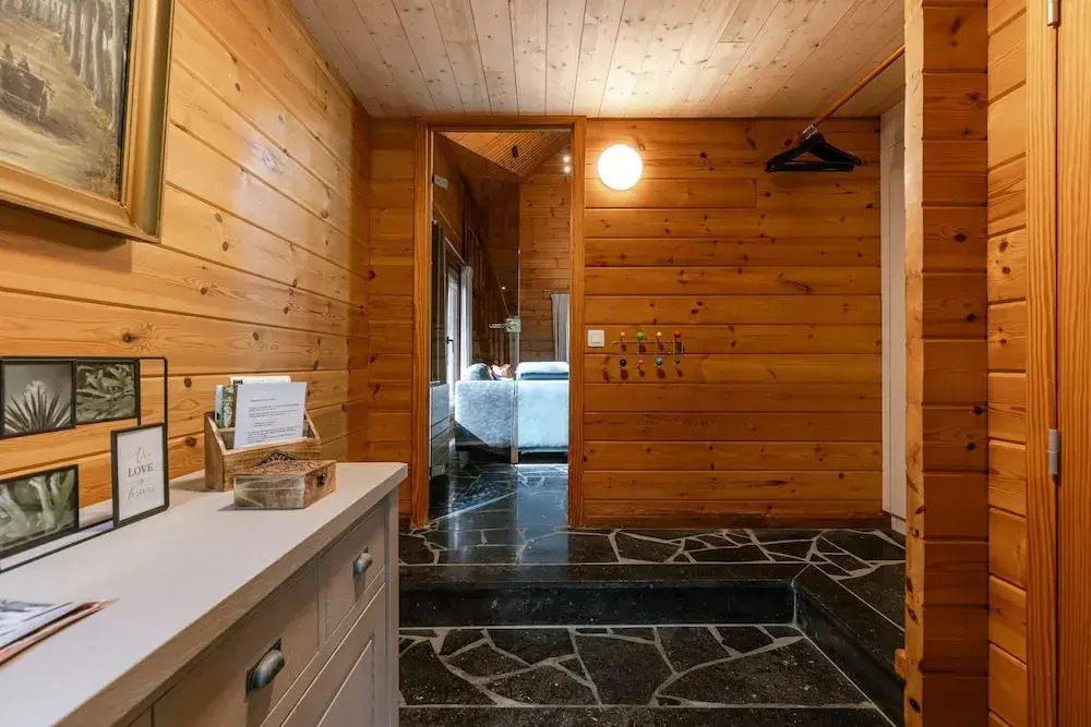Huswell - Tranquil Retreat Cozy Chalet in the Heart of Urse