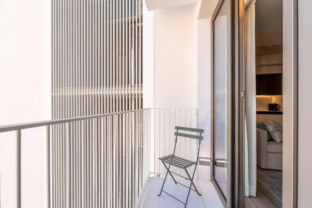 GuestReady - Midcentury Studio with Balcony in Santos 501