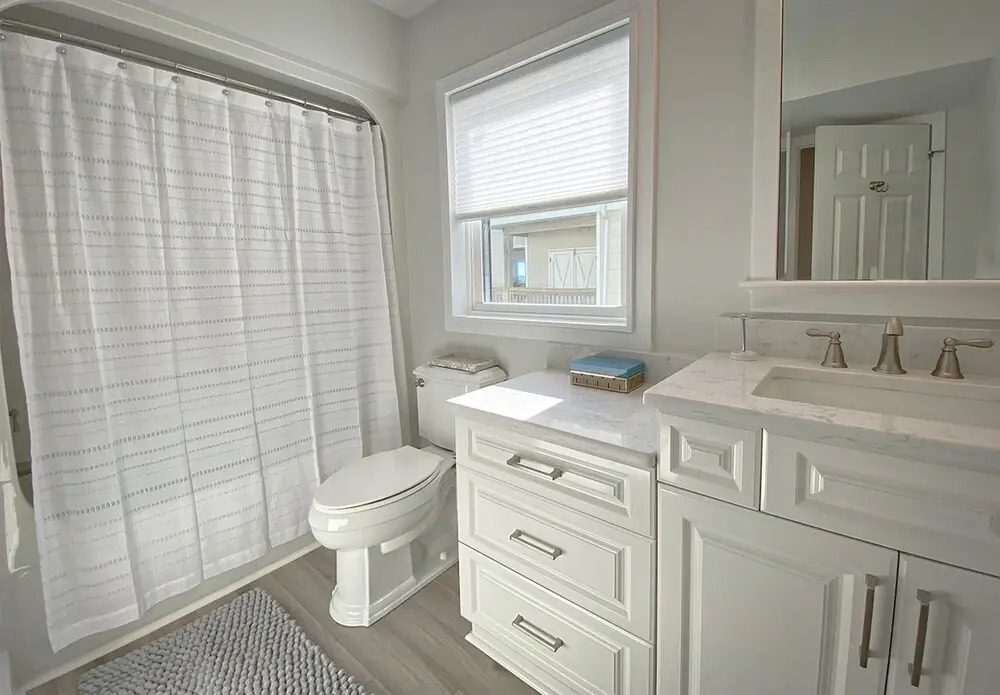 Aqua Vista by Sea Scape Properties