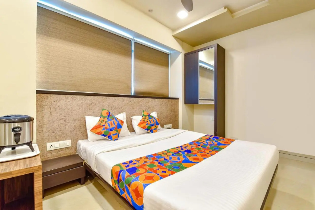 OYO 23289 Hotel Anmol Palace