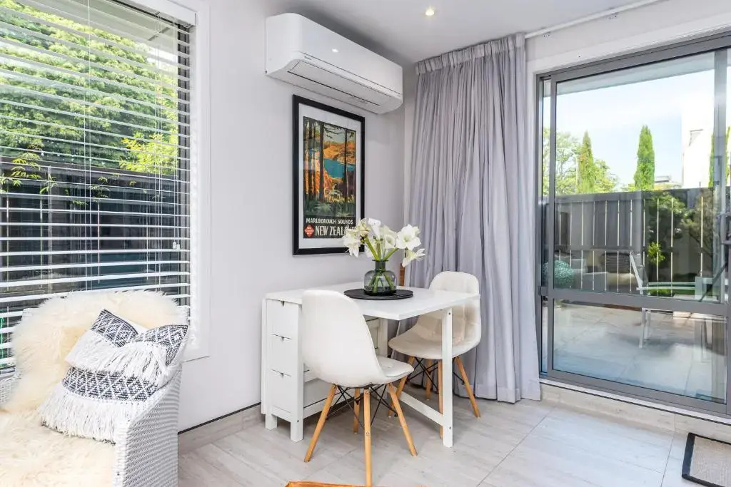 Riverside 1-Bed Apt - in the heart of the city