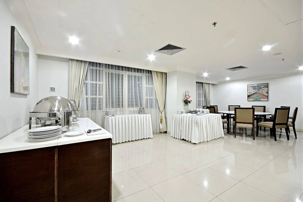 ZEN Rooms Menteng Gondangdia