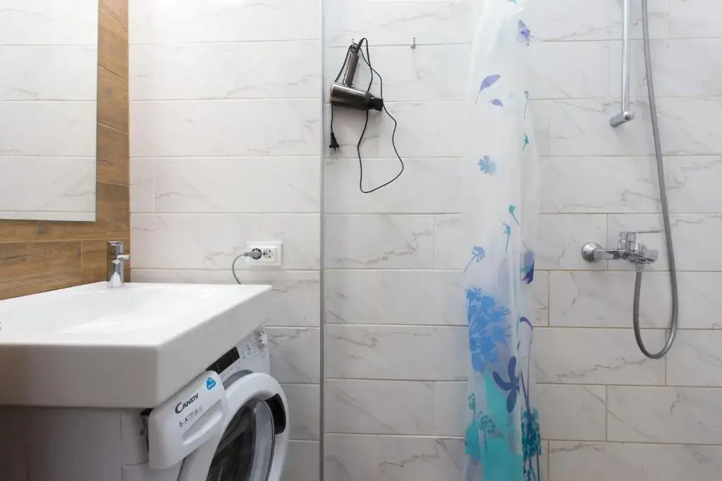 Royal Apartment On Bazhanova 11 A