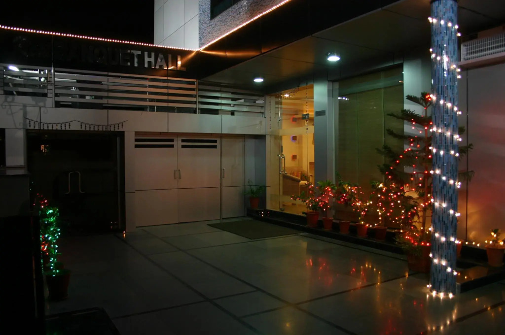 Hotel Taran by OYO