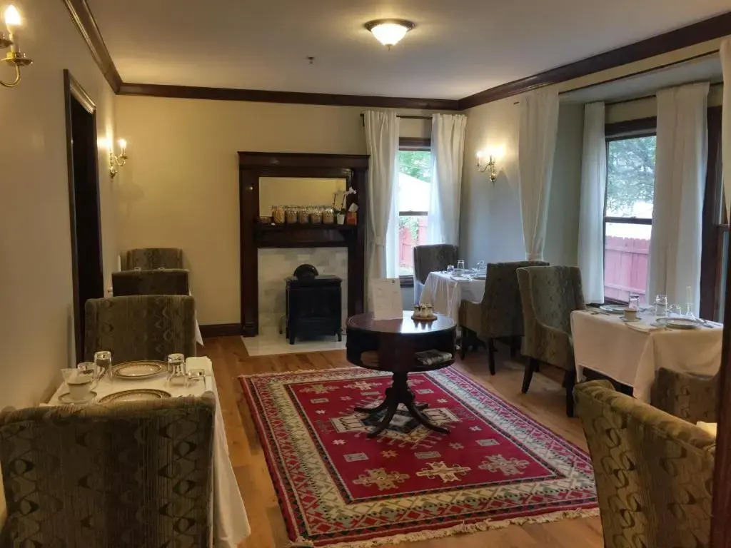 Dartmouth House Inn