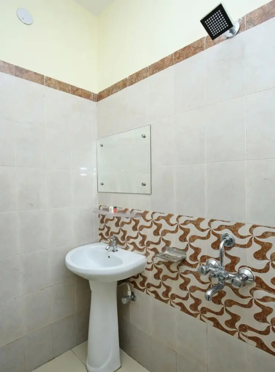 OYO 9548 Hotel Regent