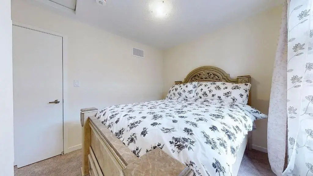 Modern 3-bedroom Oshawa Home