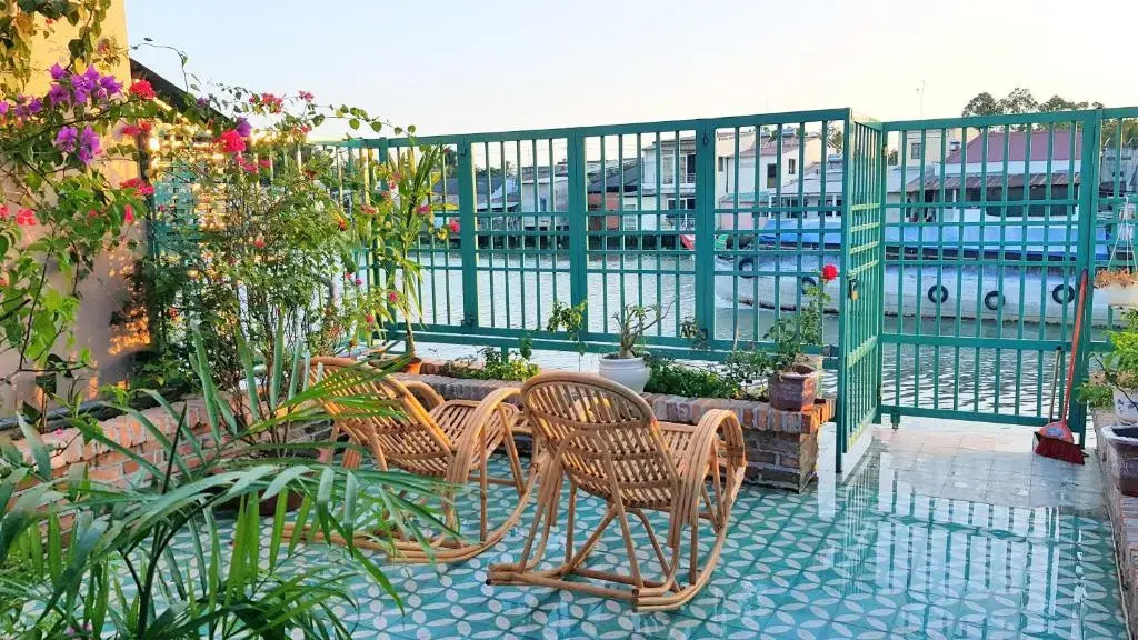 Hà Phan Holiday House