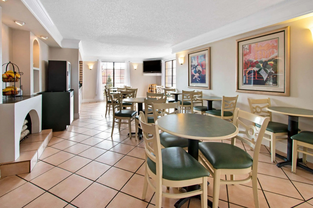 La Quinta Inn by Wyndham Albuquerque Airport