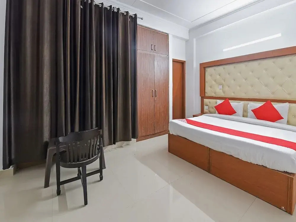 Oyo 19525 Rg Corporate Suites