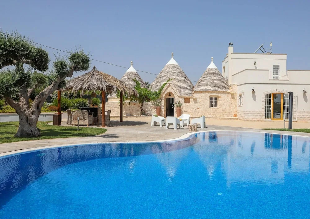 TD Trulli Bruco Large Pool for Family Fun
