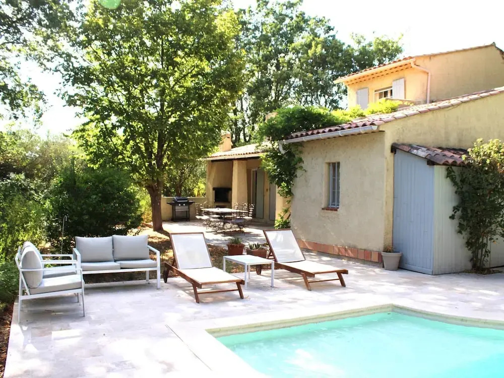 Beautiful House With Large Garden