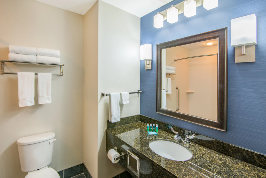 Holiday Inn Express Cleveland Airport - Brook Park by IHG