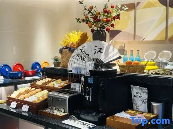 Home Inn (Zhenjiang Suning Plaza Yongan Road Food Street)