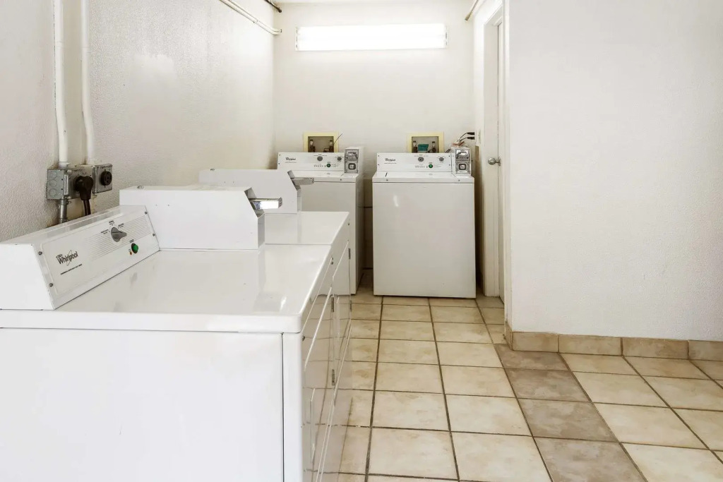 Motel 6-Dayton, OH - Englewood