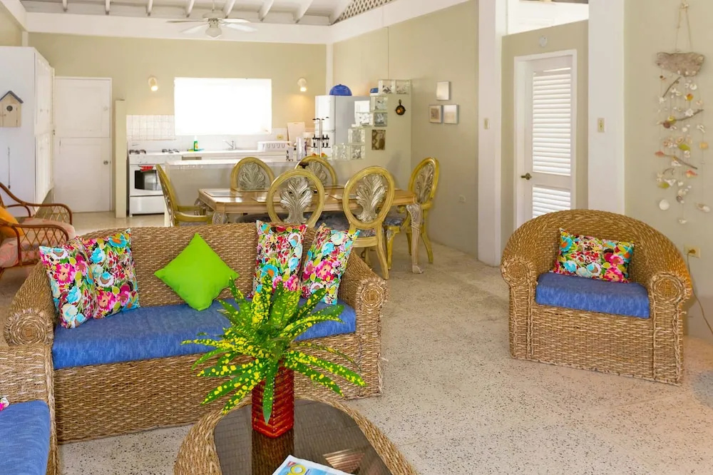 Hibiscus Heights