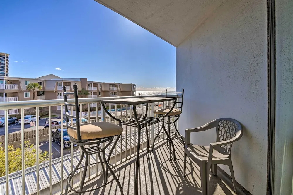 Condo w/ Beach Access & Community Amenities!