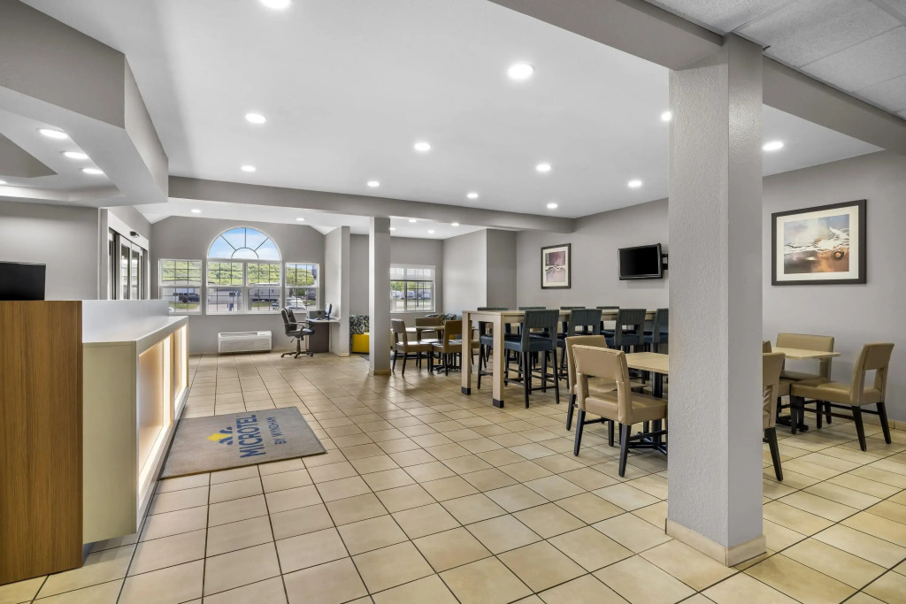 Microtel Inn & Suites by Wyndham Prairie du Chien