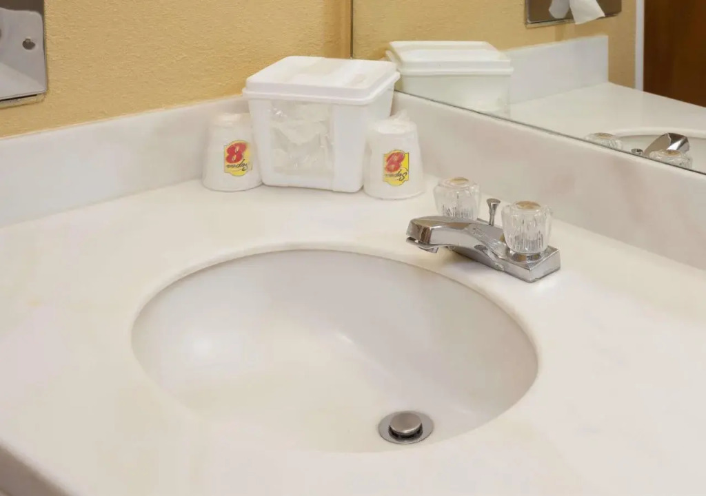 Super 8 Oceanside