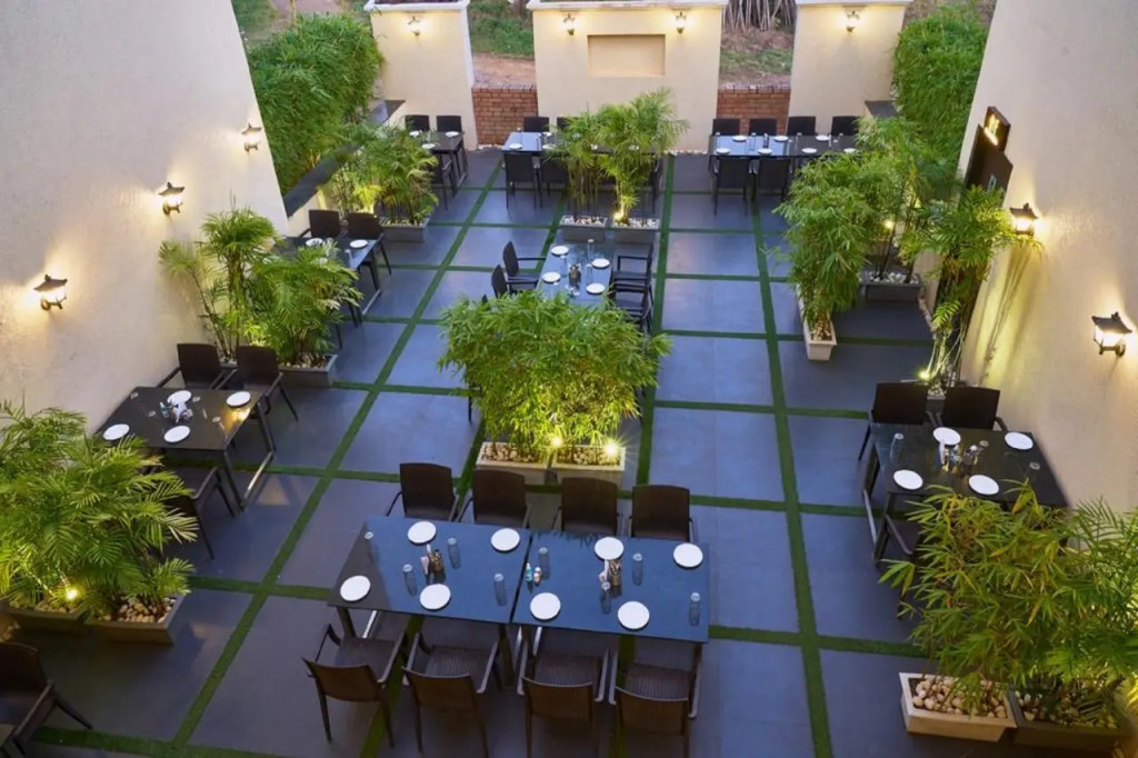 Hotel Shlok (Pure Veg), Kolhapur
