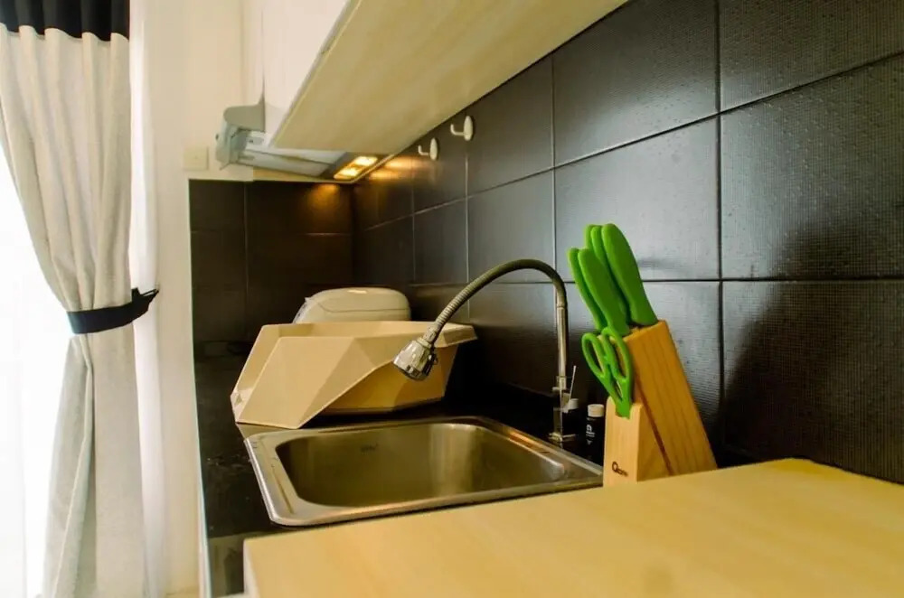 Modern And High Floor 1Br With Walk In Closet At Marina Ancol Apartment