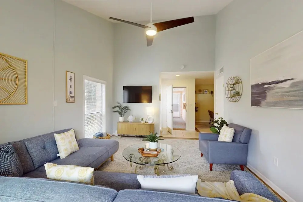 Spacious Condo With 2 Private Balconies, Beach Access and Pool