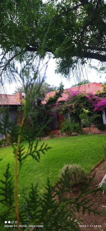 Immaculate 2-bed Garden Cottage in Beaufort West
