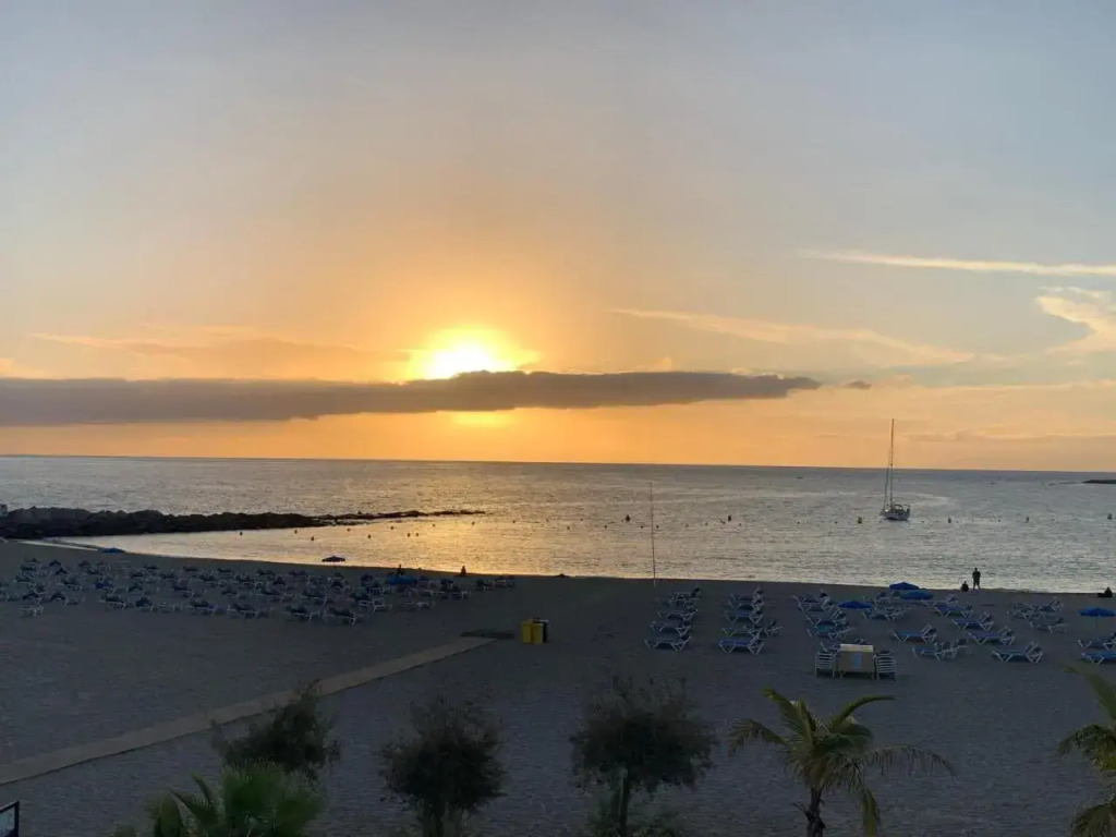 Soleado apartamento vistas al mar Los Cristianos