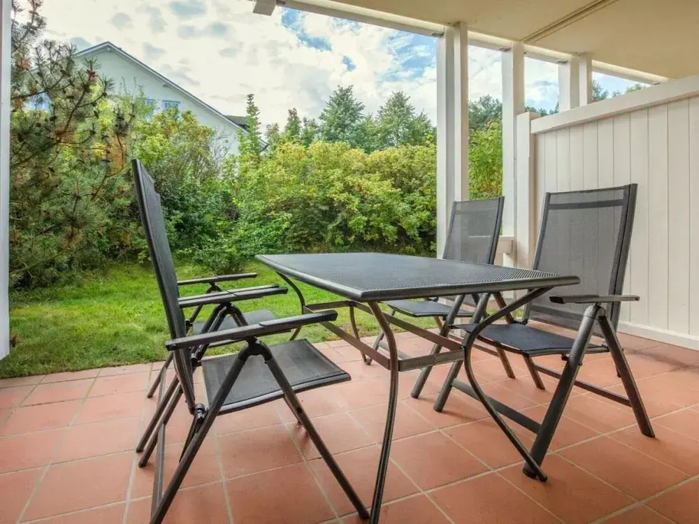 Comfy Apartment With 1 Bedroom and Balcony 53