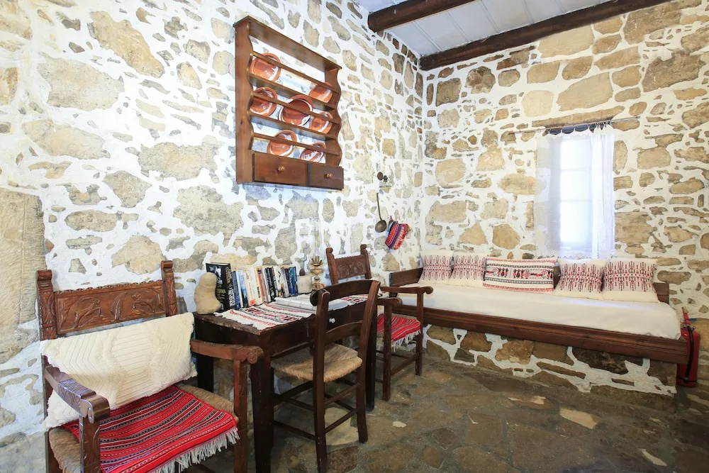 Villa Lithos