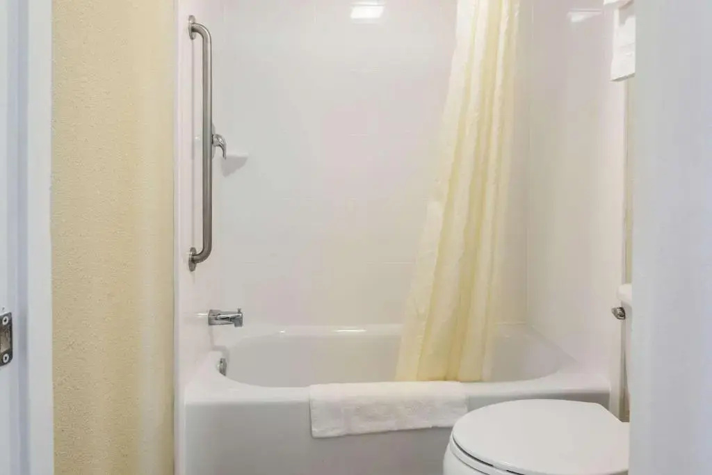 Econo Lodge Freeport - Brunswick Area