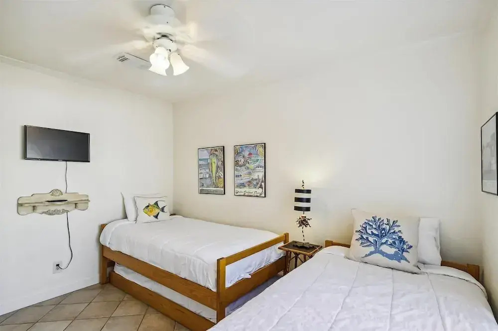SPC 1136 is a Beachside 2 BR That is Pet Friendly by Redawning