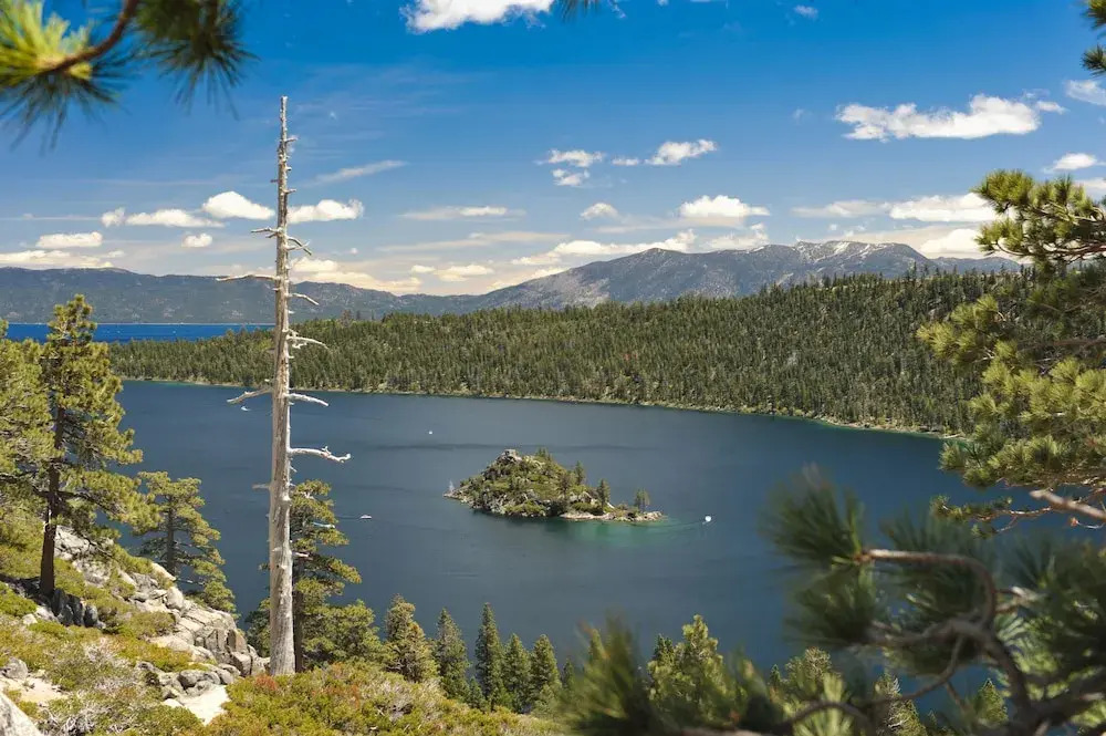 Roomy 5br W/ Hot Tub, Lake View & Beach Access 5 Bedroom Home