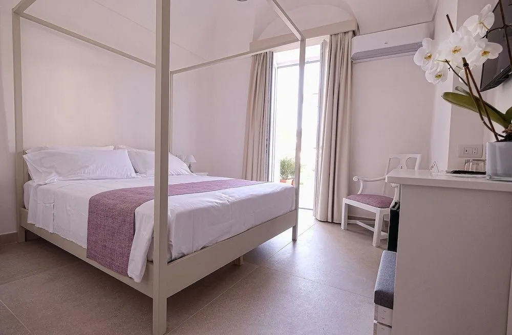 Villa Giardini Luxury Room