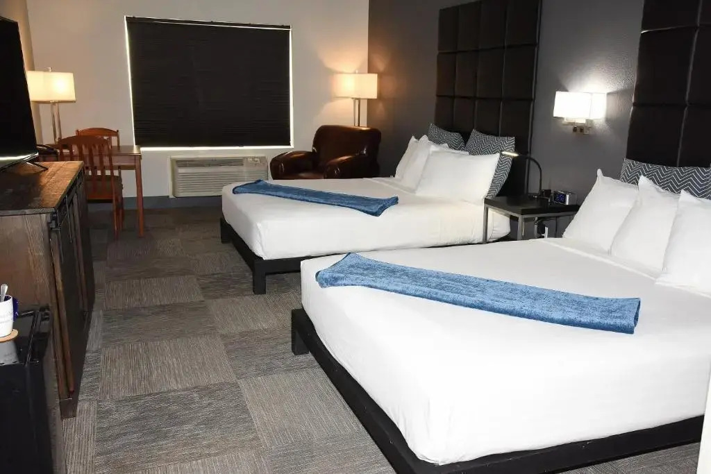 Wood River Inn & Suite