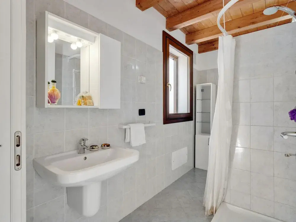 Lake-view Apartment in Silviano With Terrace and Garden