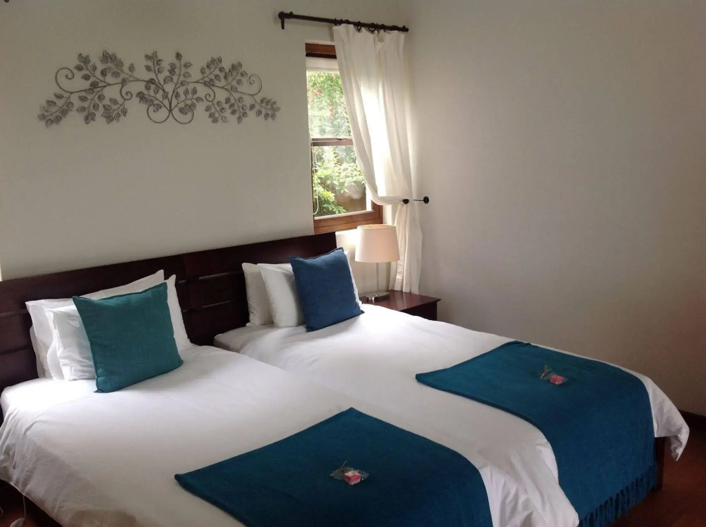 Sixteen Guesthouse on Main