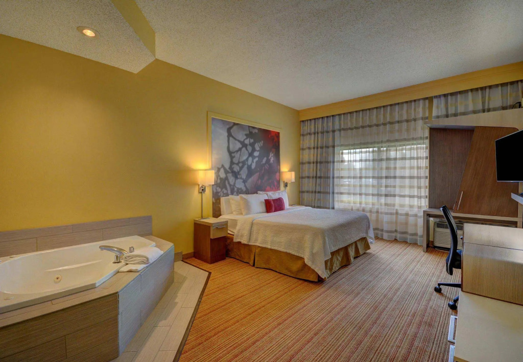 Courtyard by Marriott Lafayette Airport