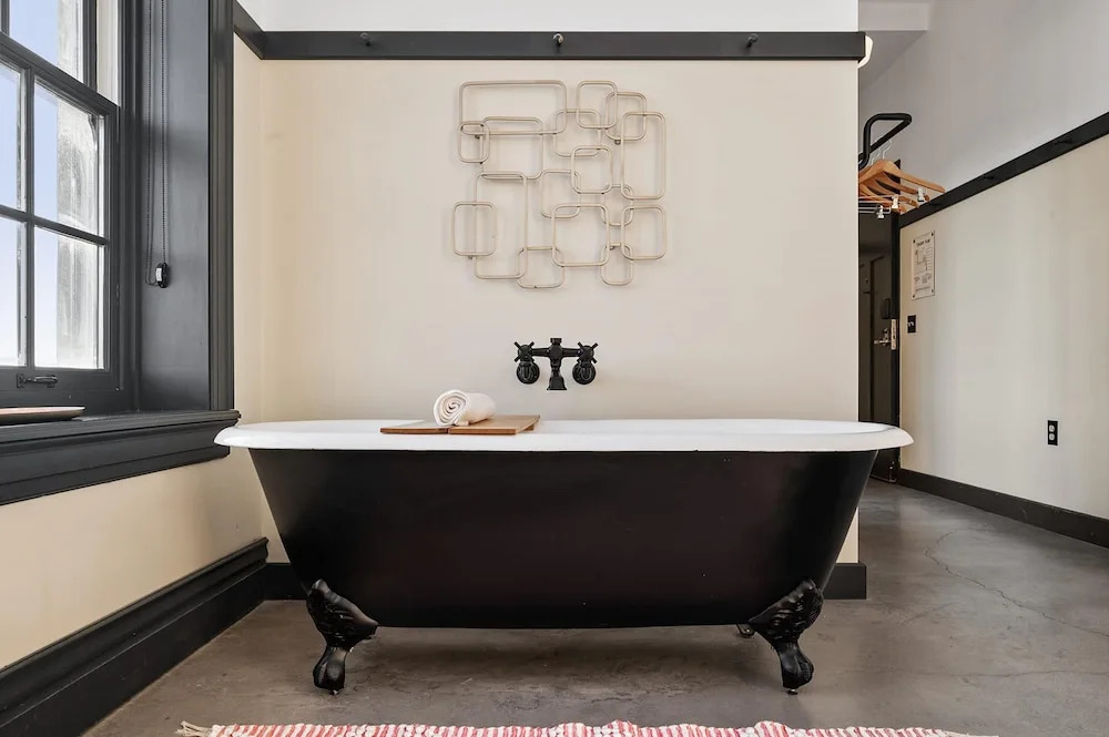 Kasa Uniquely Designed Suite Near Carnegie Museum The Maverick