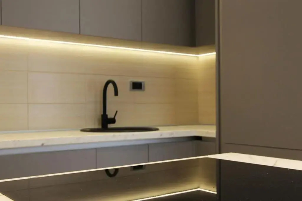 Modern 1BR apartment with swimming pool