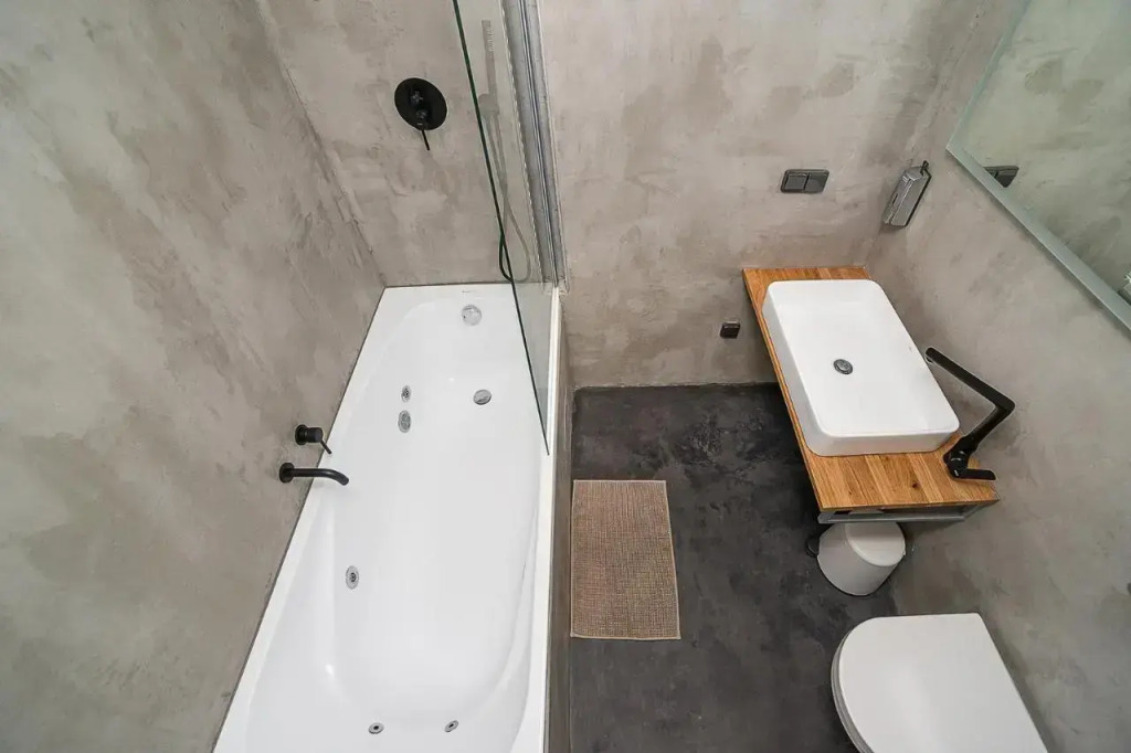 Big 4-bedroom flat, terrace with great Vítkov view